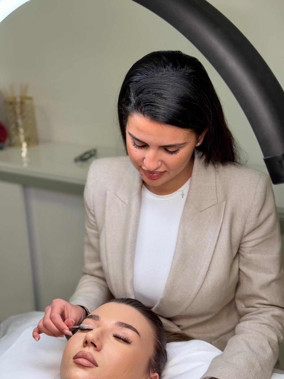 Echipa The Lash Lounge